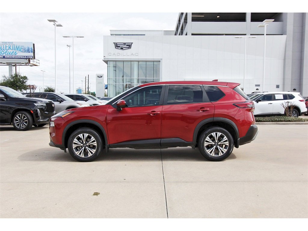 Used 2023 Nissan Rogue SV image 3