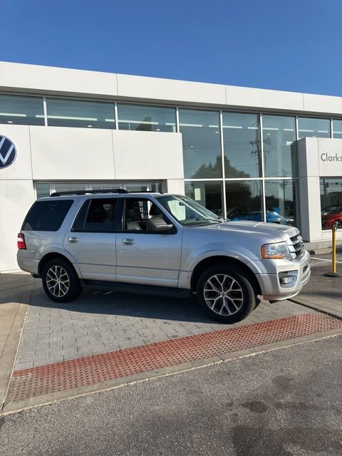 Used 2017 Ford Expedition XLT w/ Equipment Group 202A RWD image 3