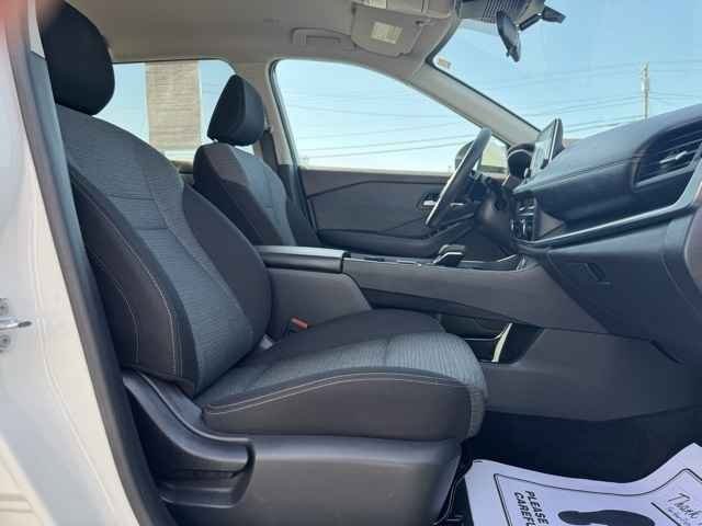 Used 2023 Nissan Rogue SV image 9