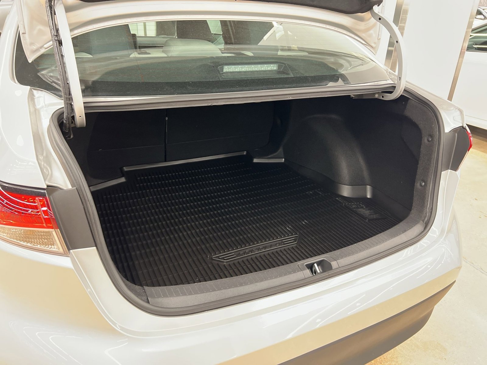 Used 2024 Toyota Corolla LE image 22