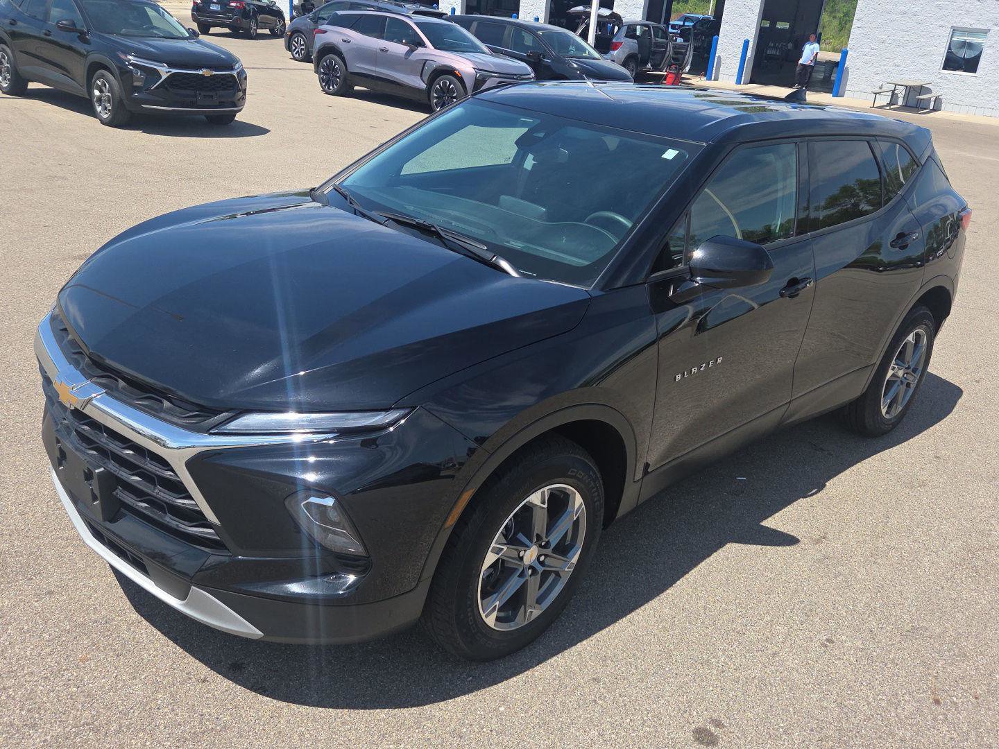 Used 2025 Chevrolet Blazer LT AWD/4WD image 10