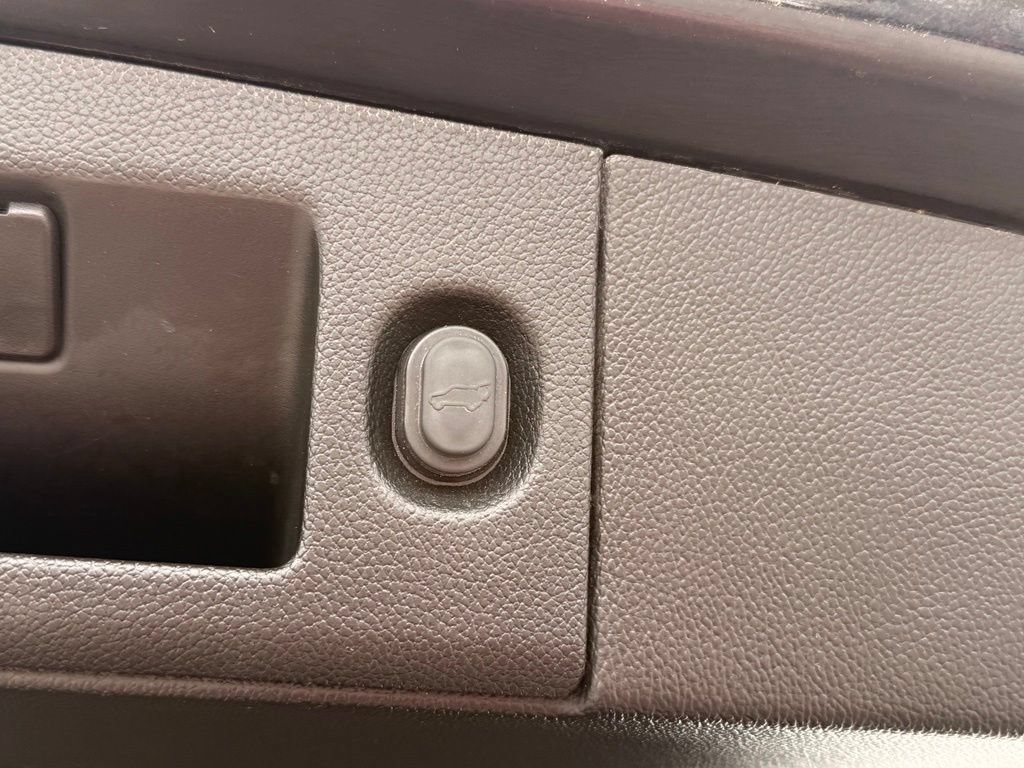 Used 2019 Chevrolet Tahoe LT AWD/4WD image 26