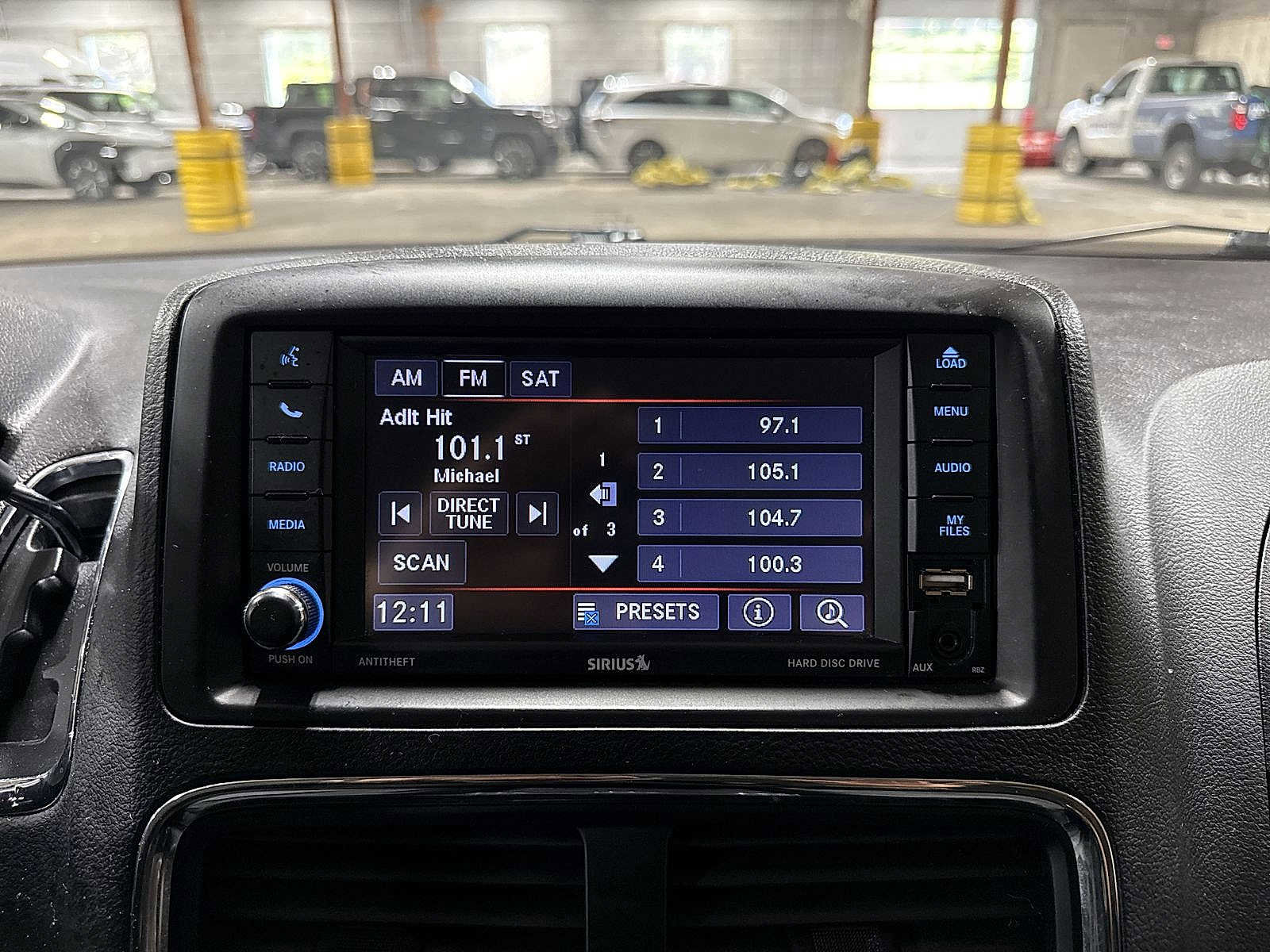 Used 2019 Dodge Grand Caravan SE w/ UConnect Hands-Free Group image 20