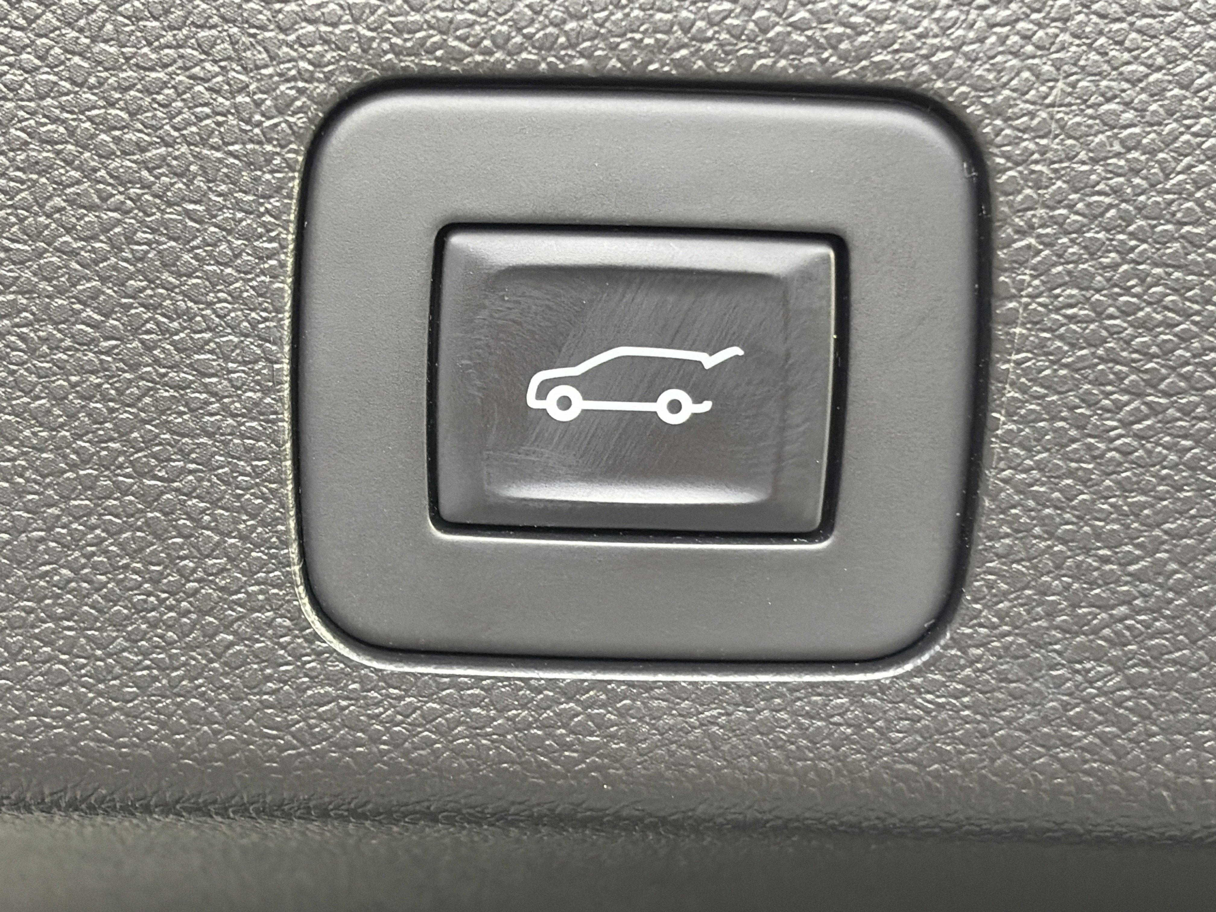 Certified 2022 Buick Encore GX Select w/ Sport Touring Package image 15