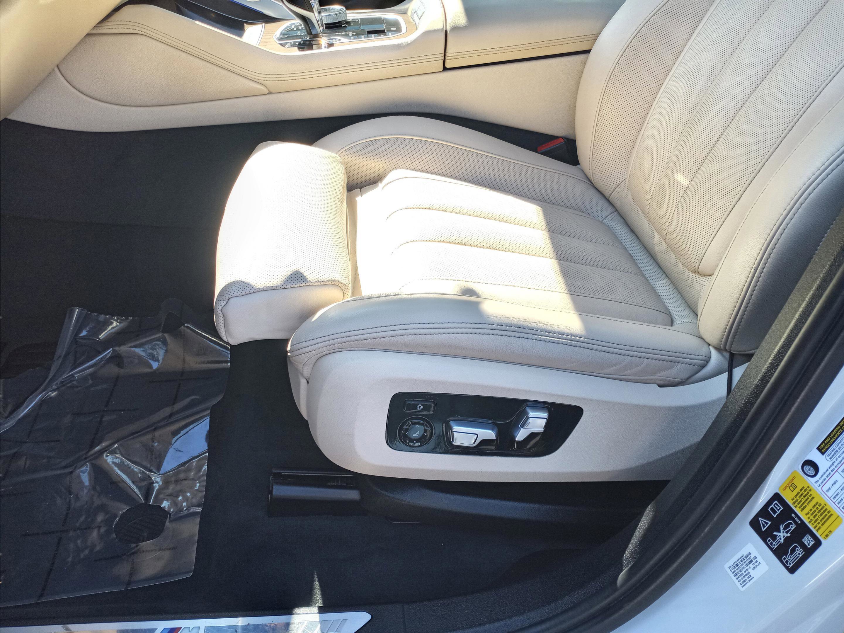 Used 2022 BMW X6 xDrive40i w/ Executive Package image 29