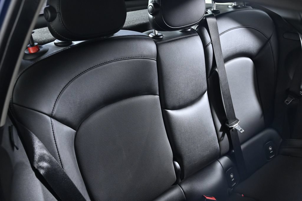Used 2015 MINI Cooper 4-Door Hardtop FWD image 25