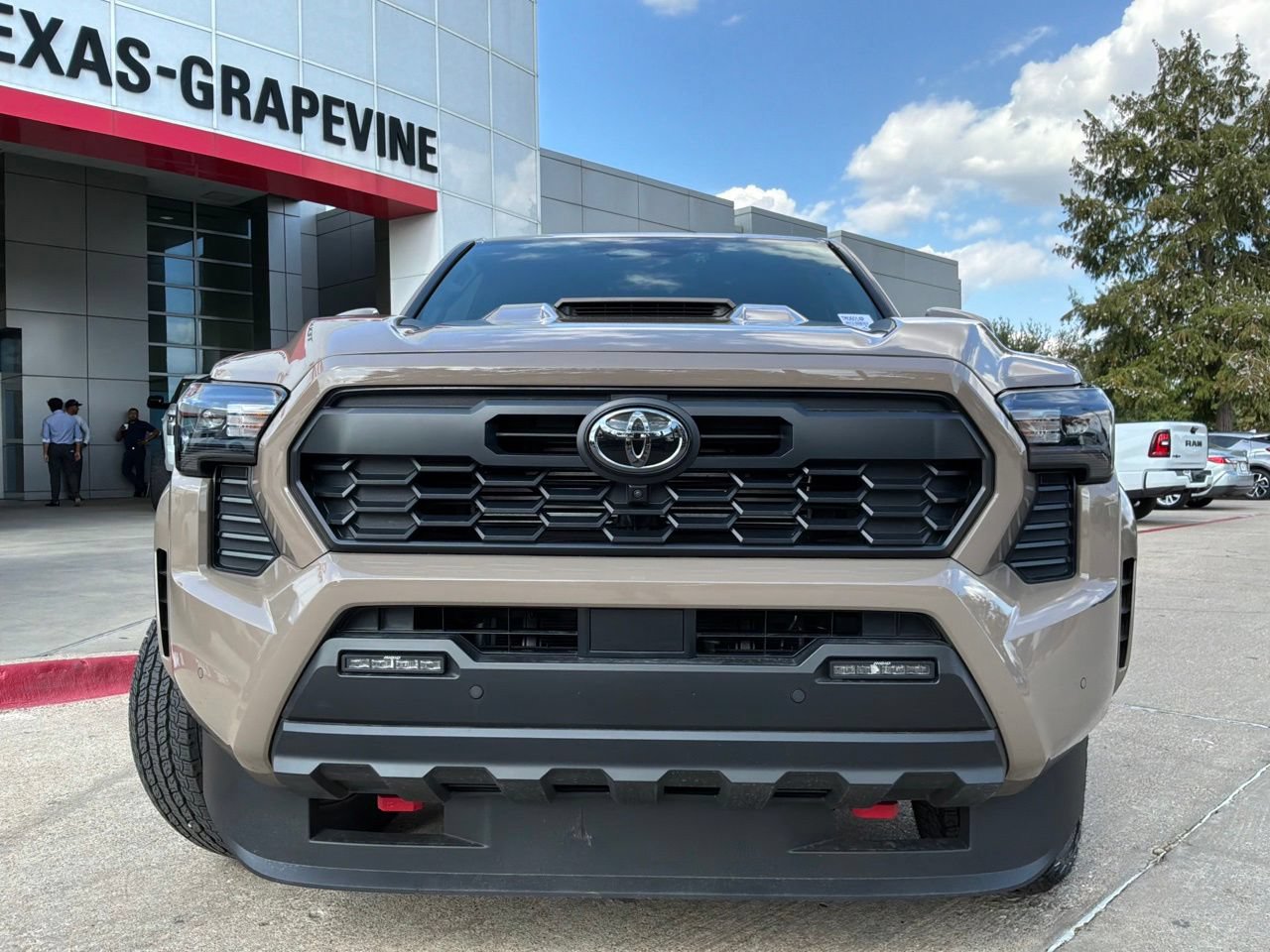 Used 2026 Toyota Tacoma TRD Sport w/ TRD Sport Premium Package RWD image 3