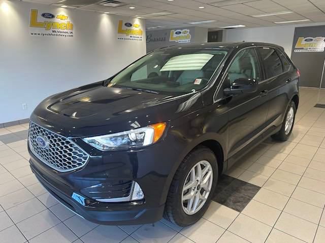 Used 2024 Ford Edge SEL w/ Convenience Package AWD/4WD image 2