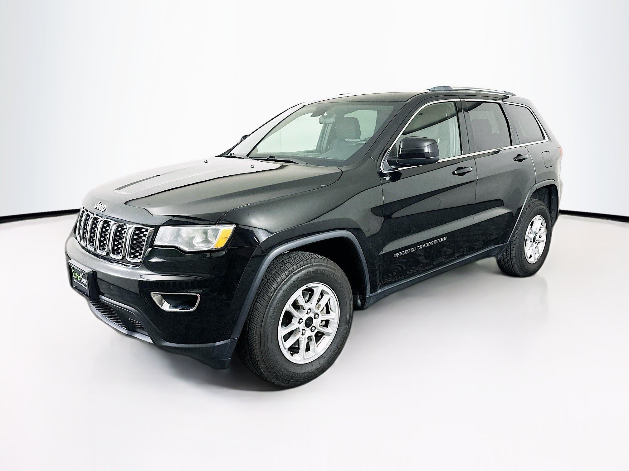 Used 2020 Jeep Grand Cherokee Laredo w/ Security & Convenience Group AWD/4WD image 3