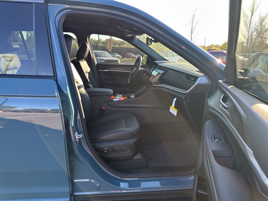 New 2027 Jeep Grand Cherokee L Limited AWD/4WD image 18
