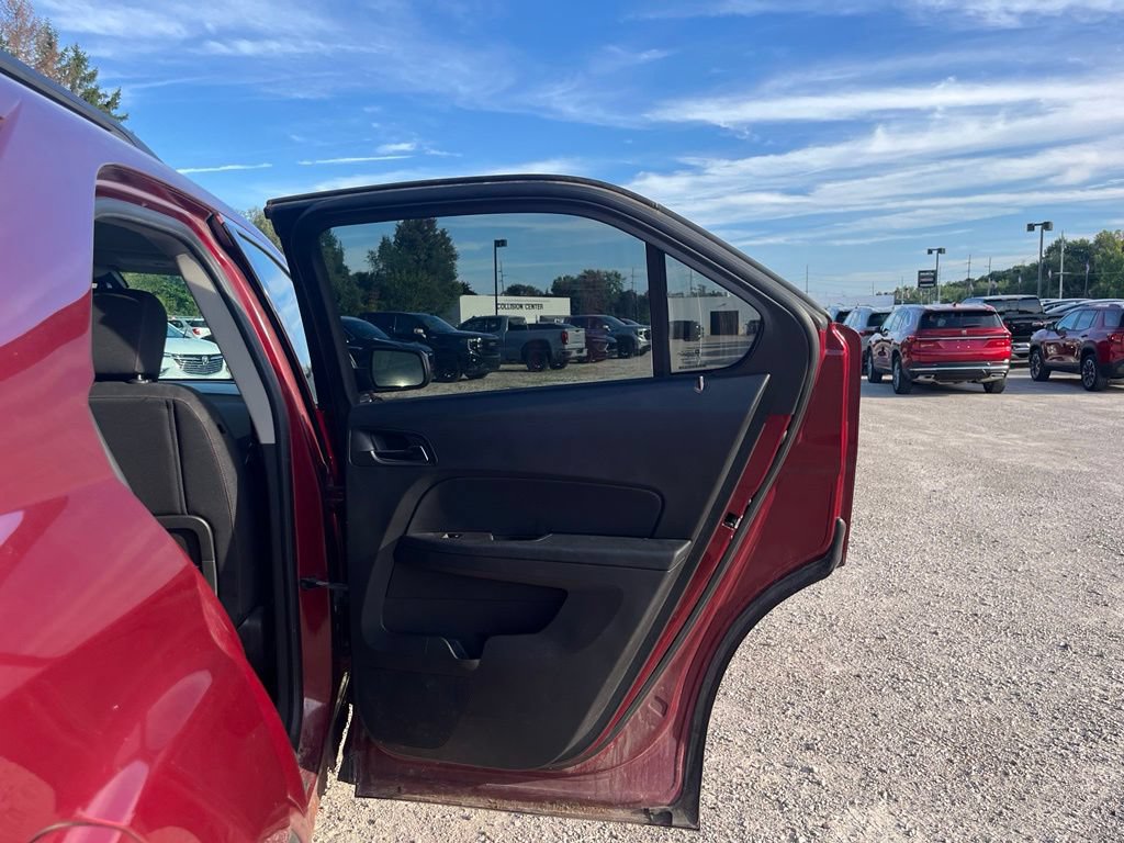 Used 2010 Chevrolet Equinox LT w/ Vehicle Interface Package FWD image 32