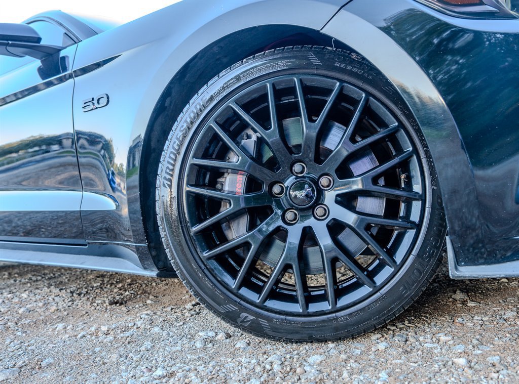 Used 2016 Ford Mustang GT Premium w/ GT Performance Package RWD image 13
