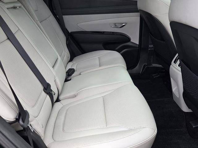 Used 2025 Hyundai Tucson Limited FWD image 15