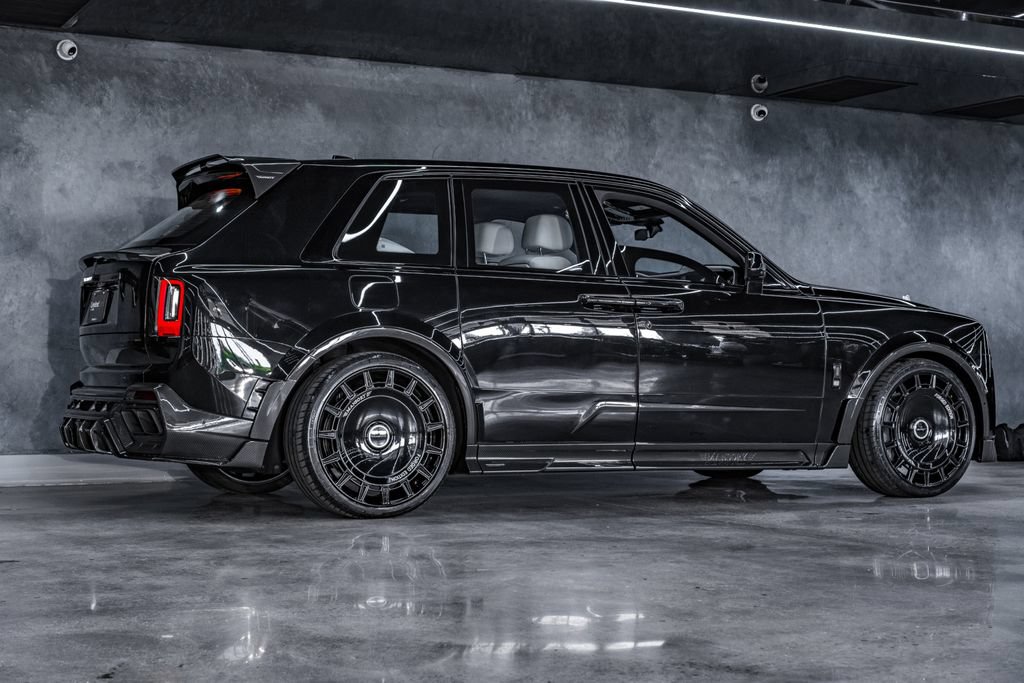 Used 2025 Rolls-Royce Cullinan AWD/4WD image 27