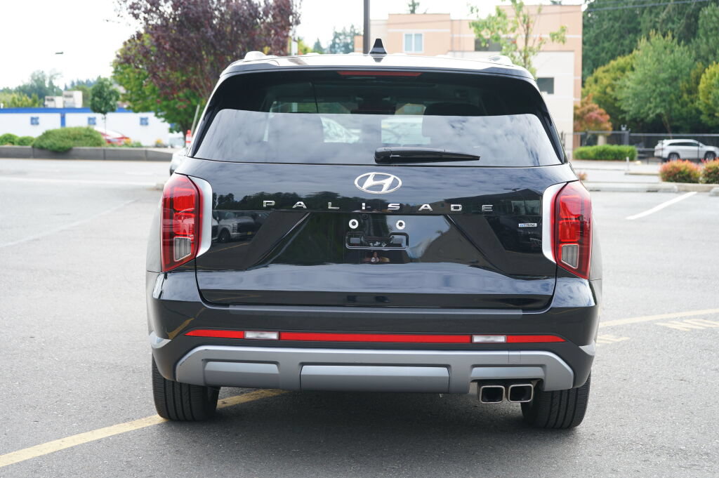 Used 2023 Hyundai Palisade Limited w/ Cargo Package AWD/4WD image 6