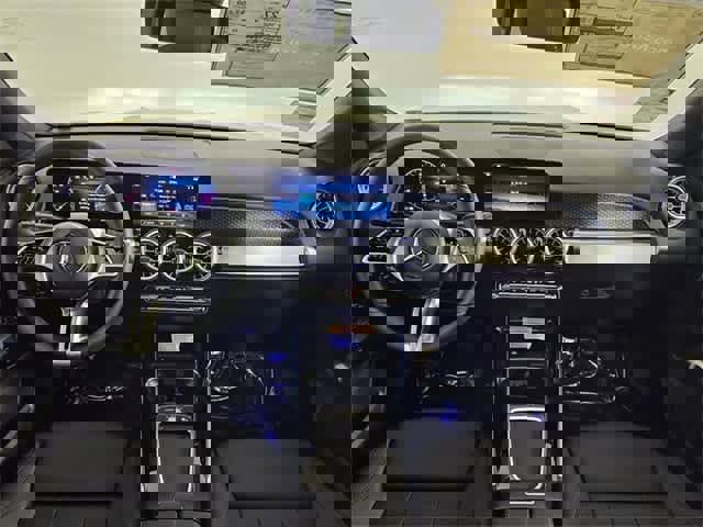 Used 2025 Mercedes-Benz GLB 250 GLB 250 image 15