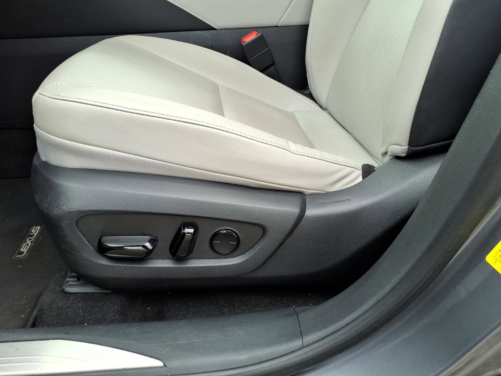 Used 2023 Lexus RX 350 Premium w/ Accessory Package (Z1) AWD/4WD image 17