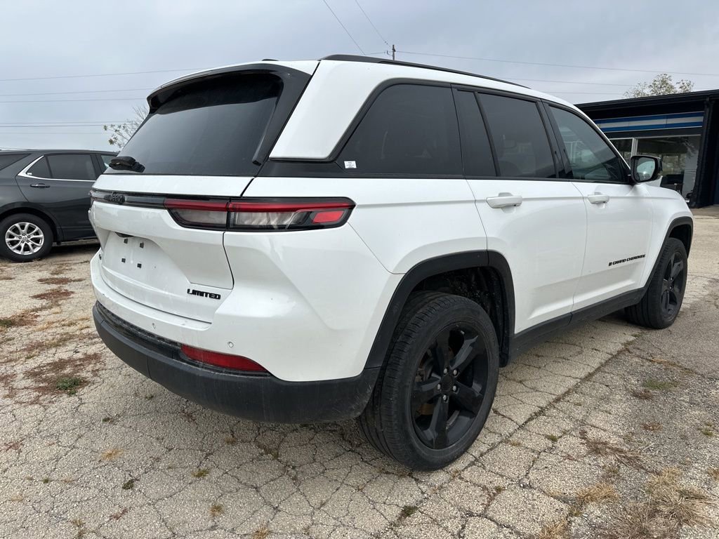 Used 2023 Jeep Grand Cherokee Limited w/ Black Appearance Package image 9