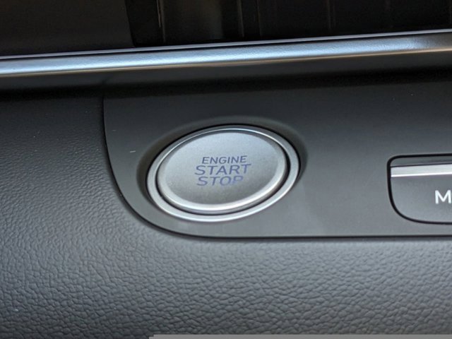 Used 2025 Hyundai Elantra Sport image 26