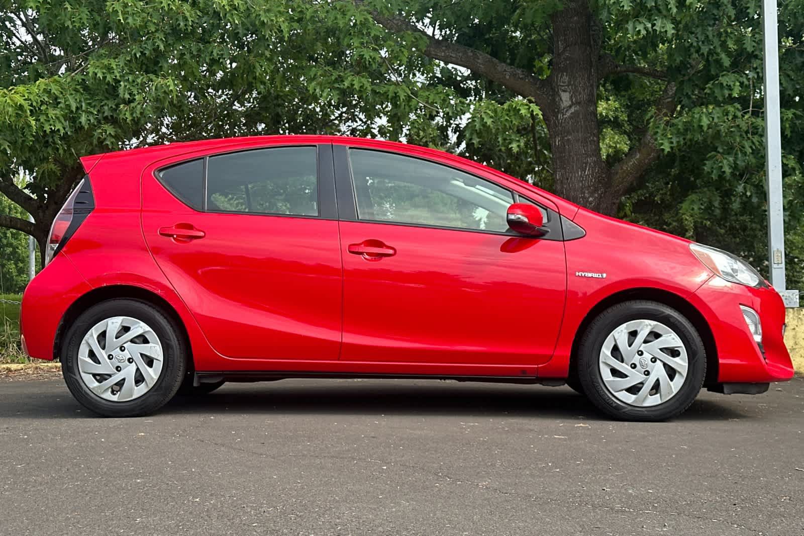 Used 2016 Toyota Prius C Two FWD image 8