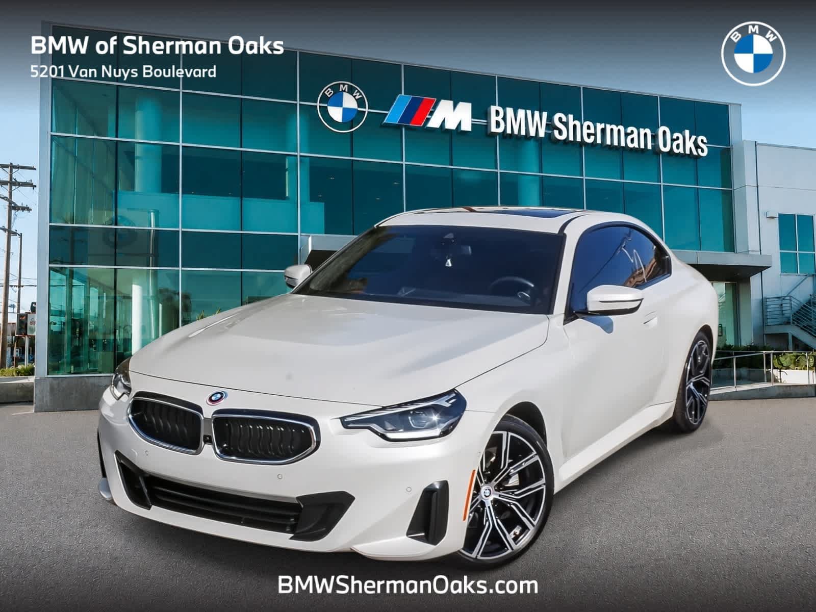 Used 2023 BMW 230i Coupe w/ Convenience Package RWD image 2