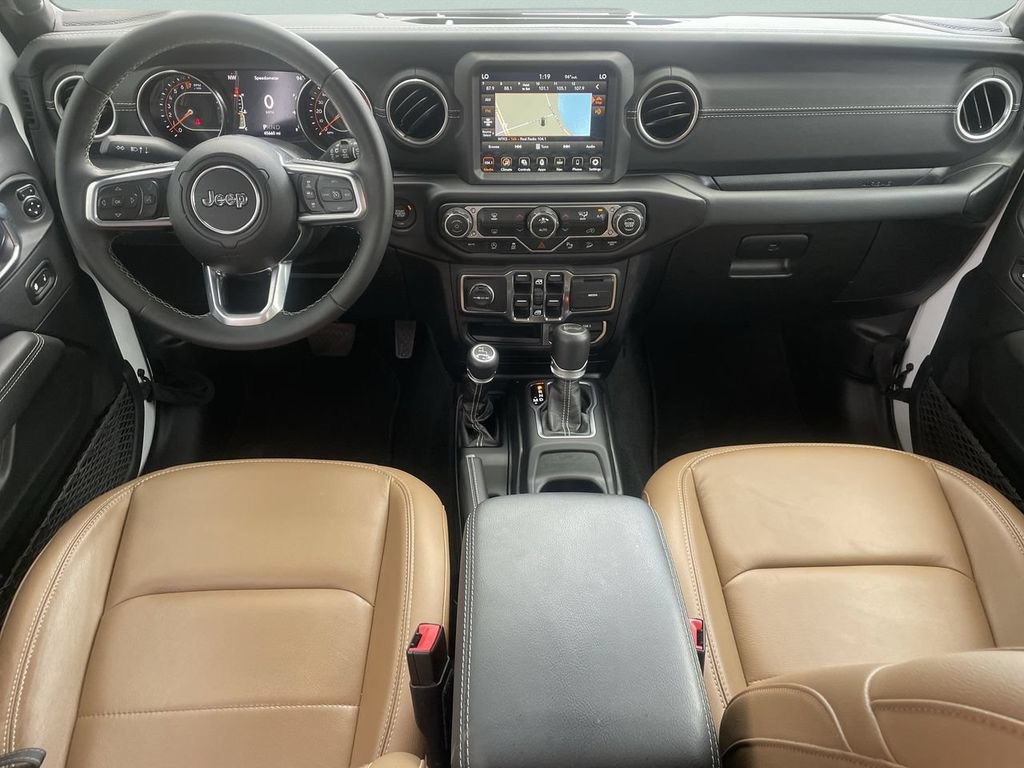 Used 2020 Jeep Wrangler Unlimited Sahara AWD/4WD image 15