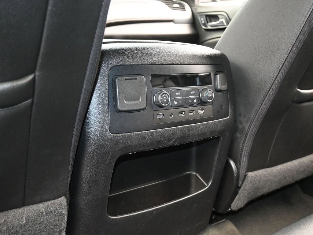 Used 2018 Chevrolet Suburban LT image 41