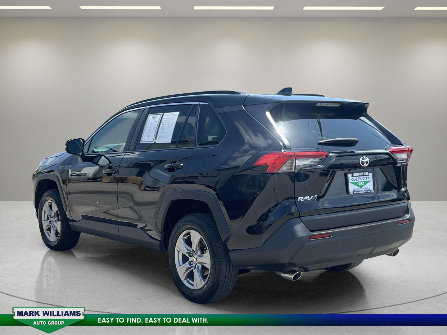 Used 2024 Toyota RAV4 XLE FWD image 5