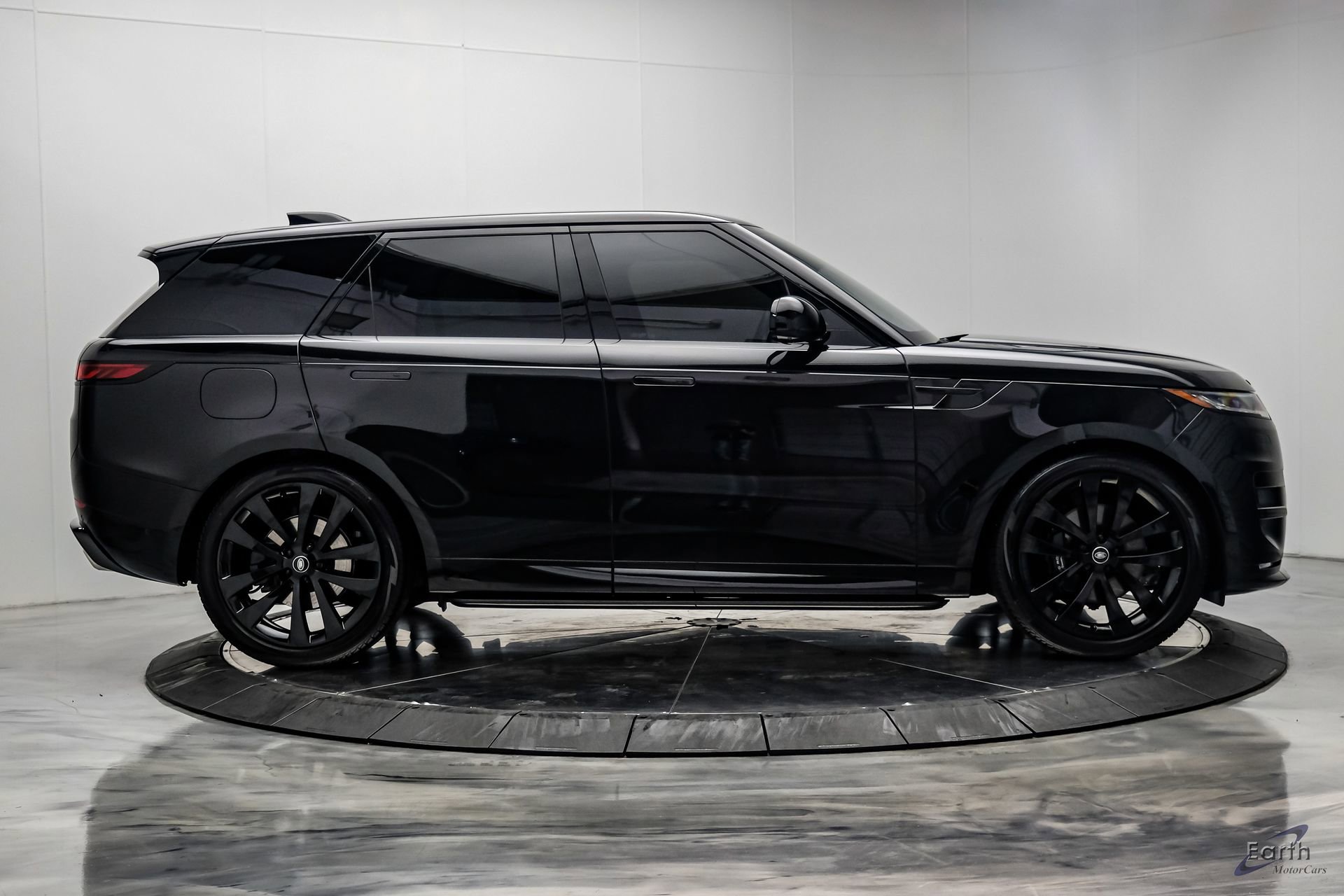Used 2024 Land Rover Range Rover Sport Dynamic SE AWD/4WD image 18