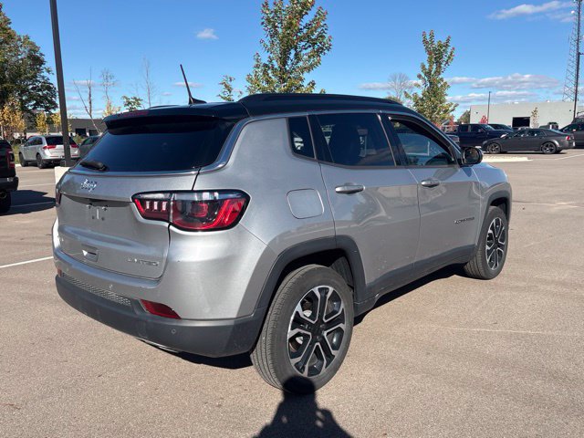 Used 2023 Jeep Compass Limited AWD/4WD image 5