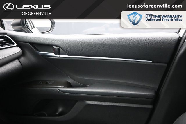 Used 2023 Toyota Camry SE w/ Convenience Package FWD image 18