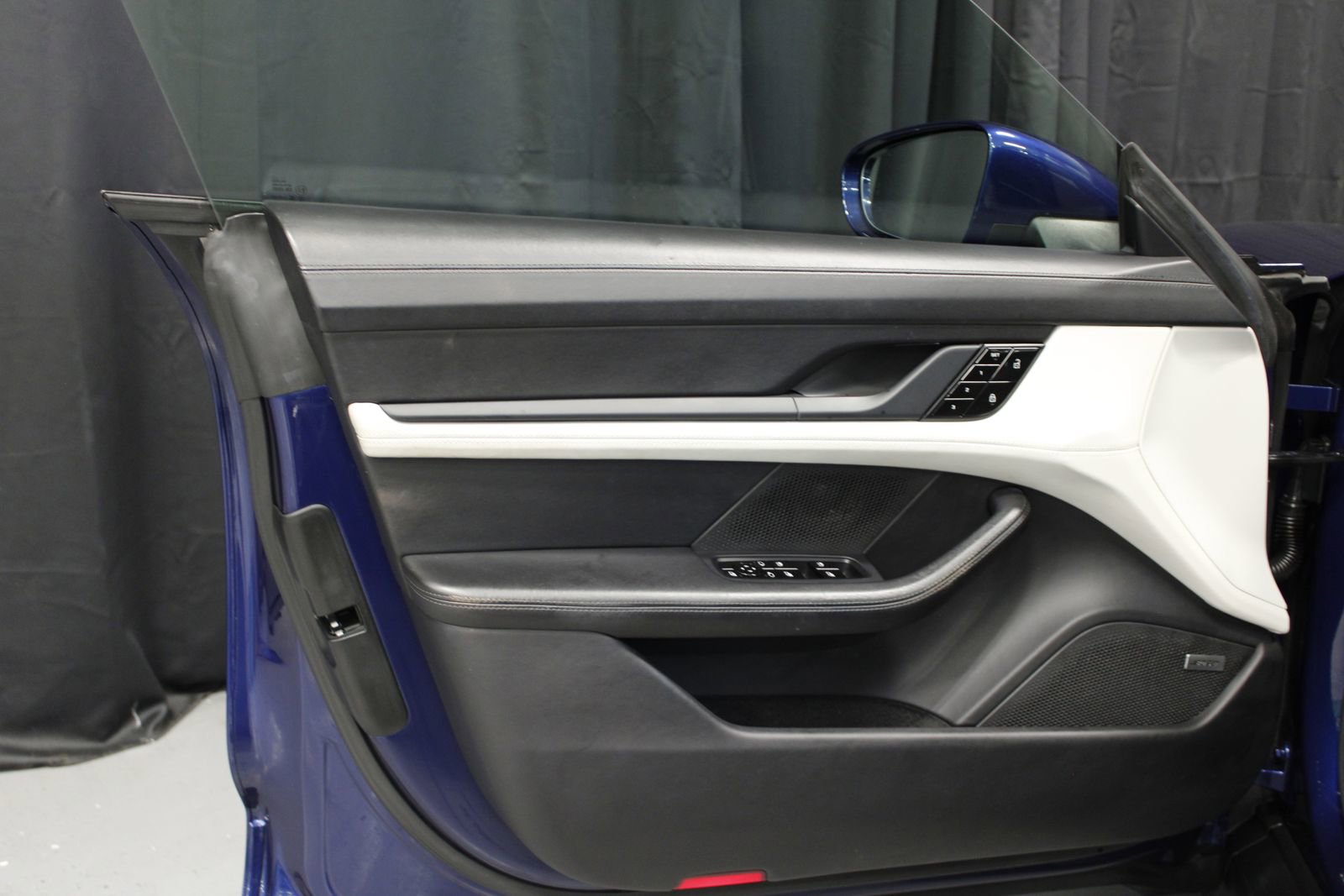 Certified 2021 Porsche Taycan image 22