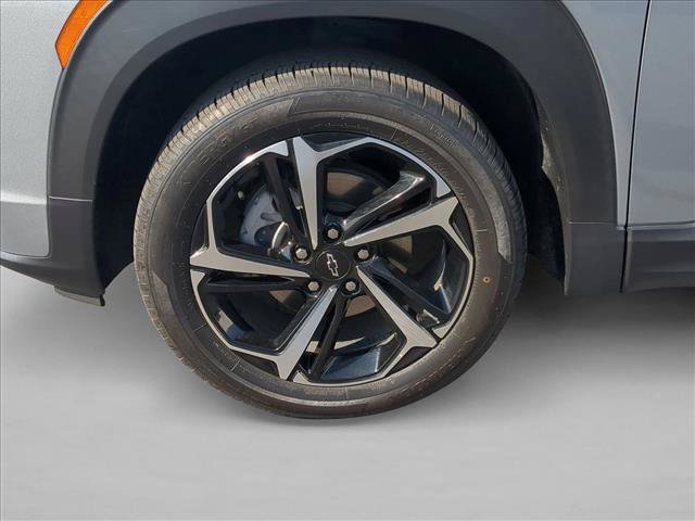 Used 2023 Chevrolet TrailBlazer RS w/ Sun and Liftgate Package AWD/4WD image 24