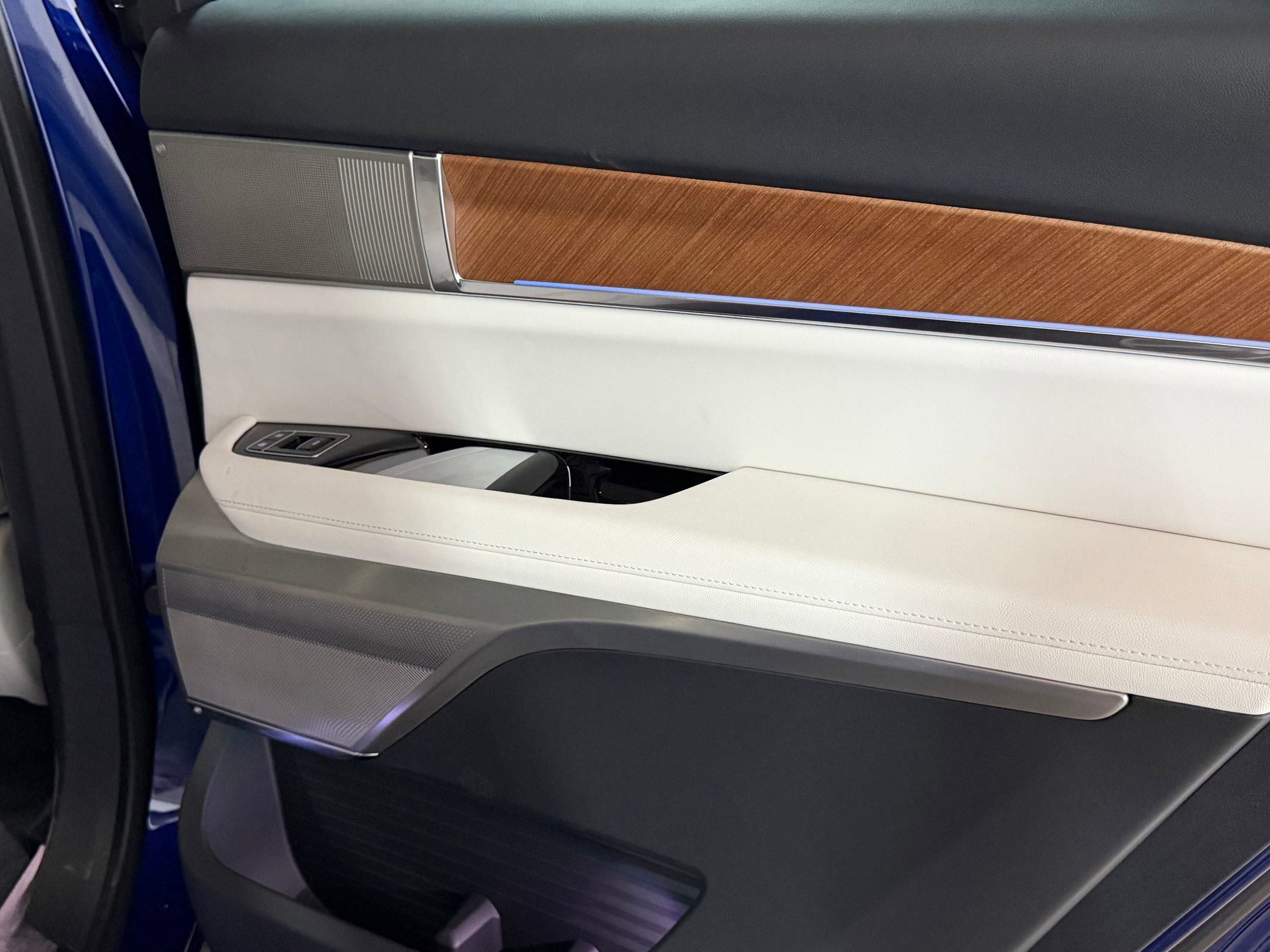 New 2026 Cadillac Vistiq Sport image 21