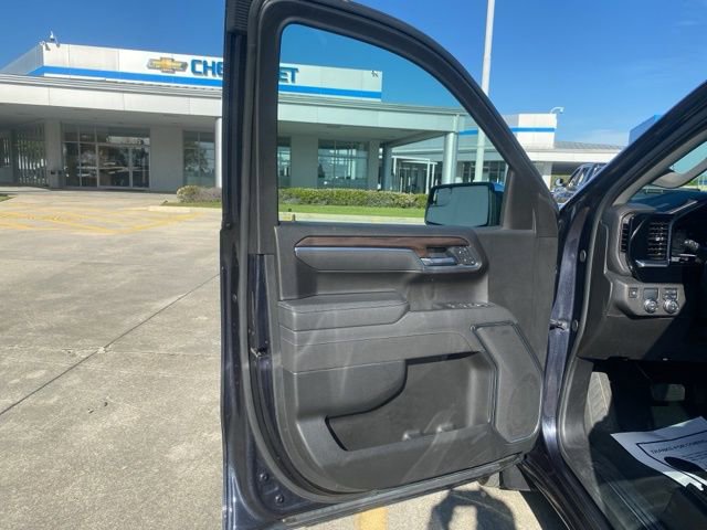 Used 2025 GMC Sierra 1500 SLT image 14