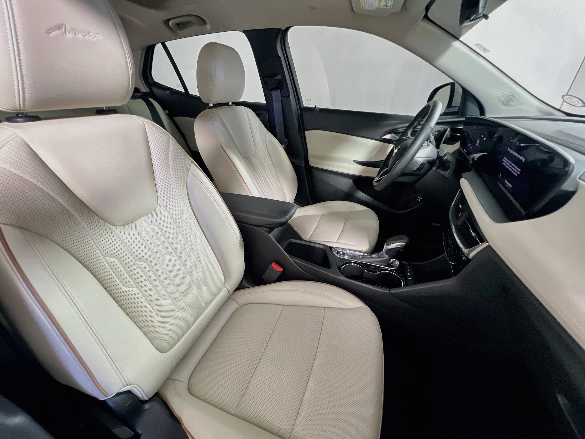 Used 2026 Buick Encore GX Avenir w/ Avenir Technology Package AWD/4WD image 30