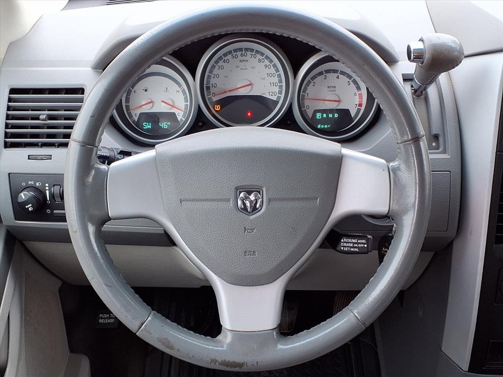Used 2008 Dodge Grand Caravan SXT image 8