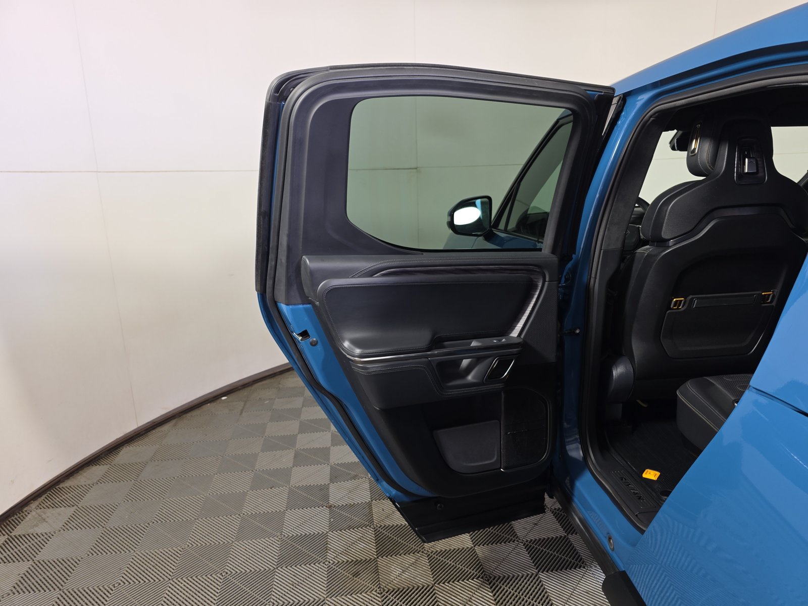 Used 2022 Rivian R1T Launch Edition AWD/4WD image 17
