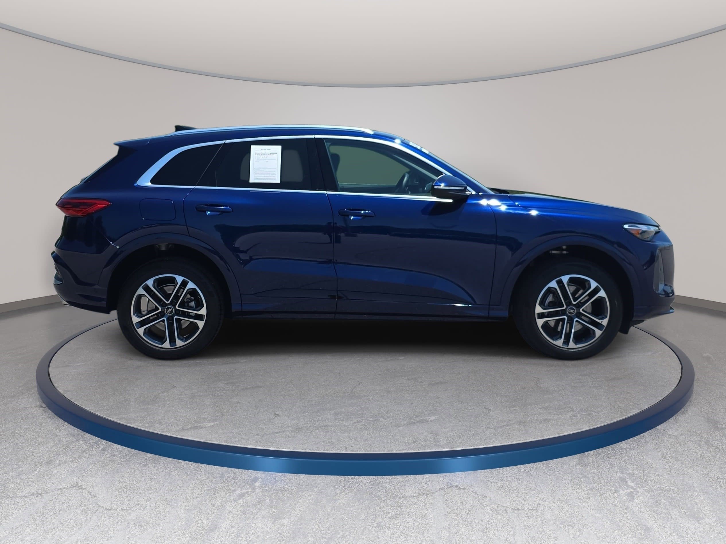 Used 2025 Audi Q5 Premium w/ Convenience Package AWD/4WD image 4