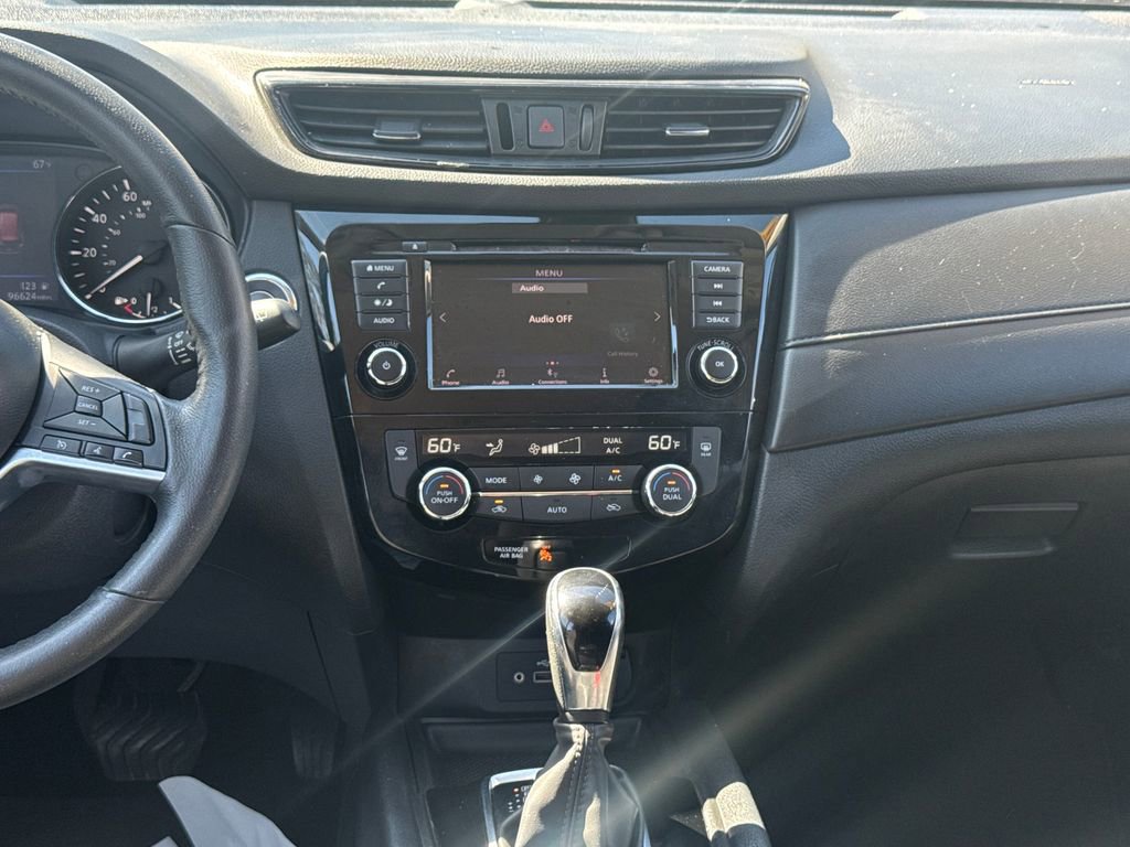 Used 2019 Nissan Rogue SV image 20