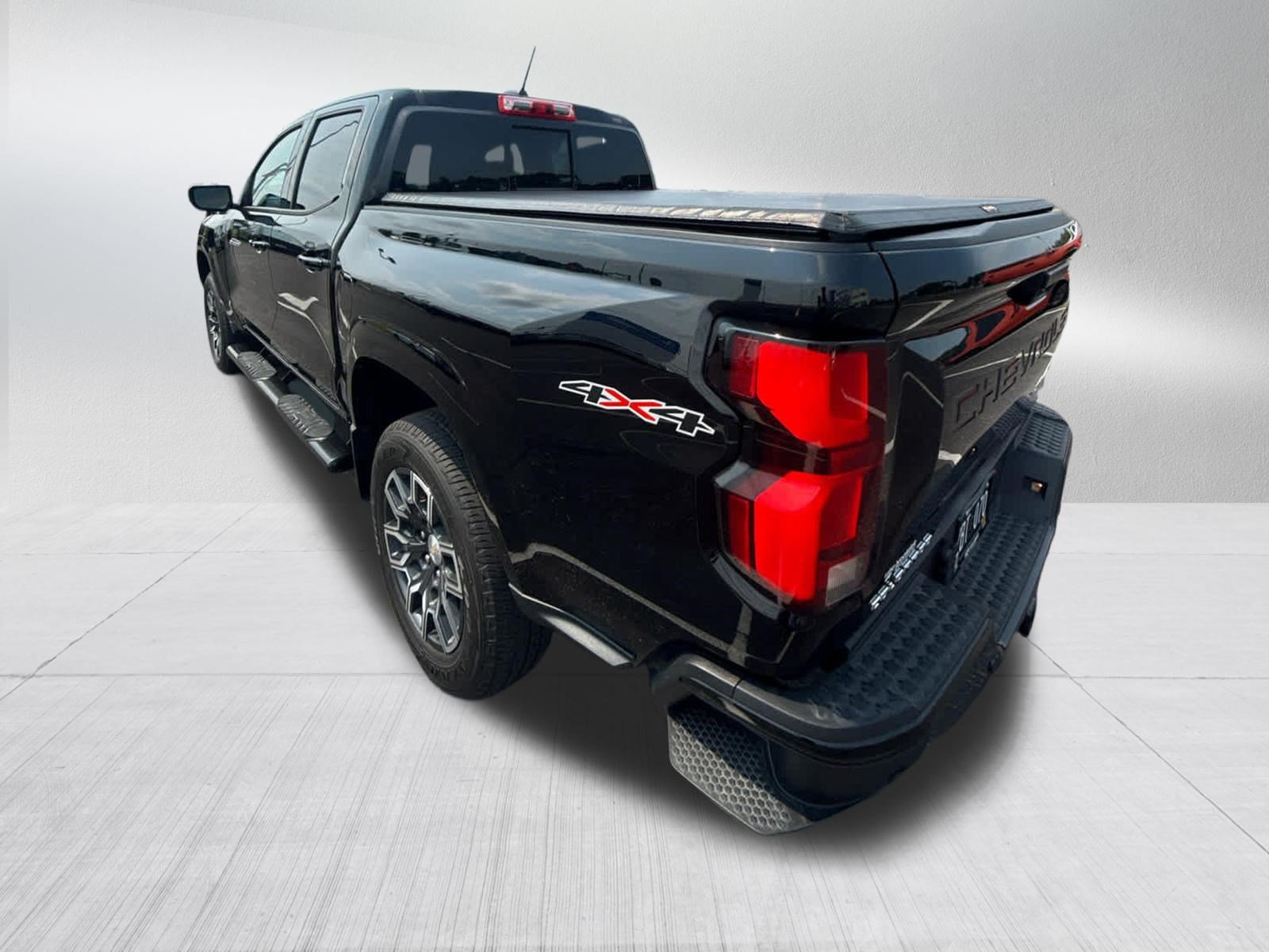 Used 2024 Chevrolet Colorado LT w/ LT Convenience Package III AWD/4WD image 4