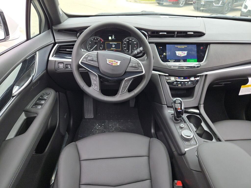 New 2025 Cadillac XT5 Premium Luxury image 18