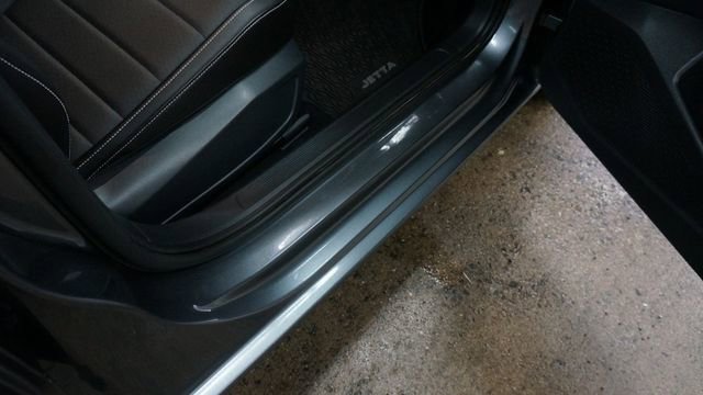 Certified 2023 Volkswagen Jetta SE image 60