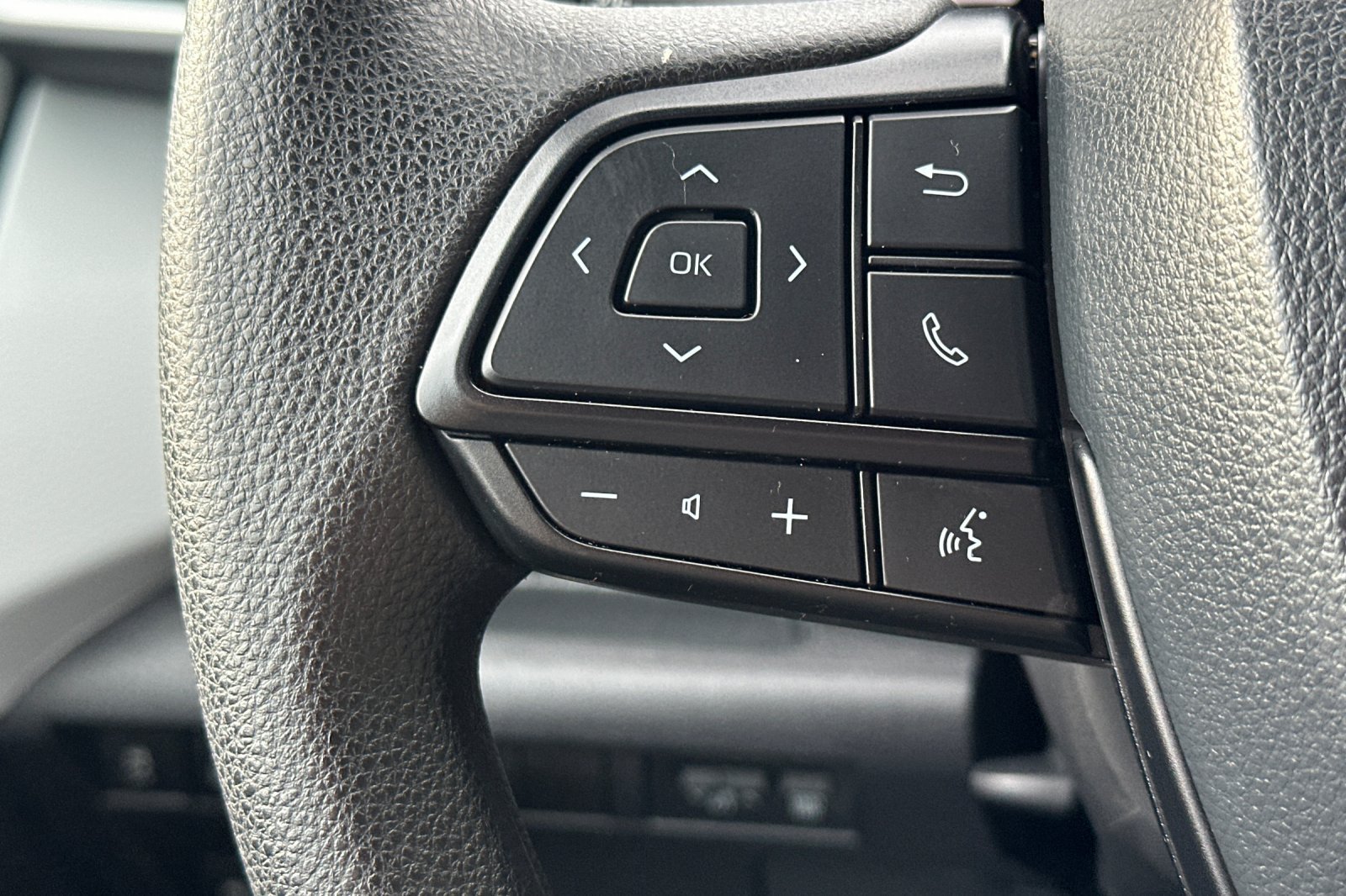 Certified 2026 Toyota Sienna LE FWD image 36
