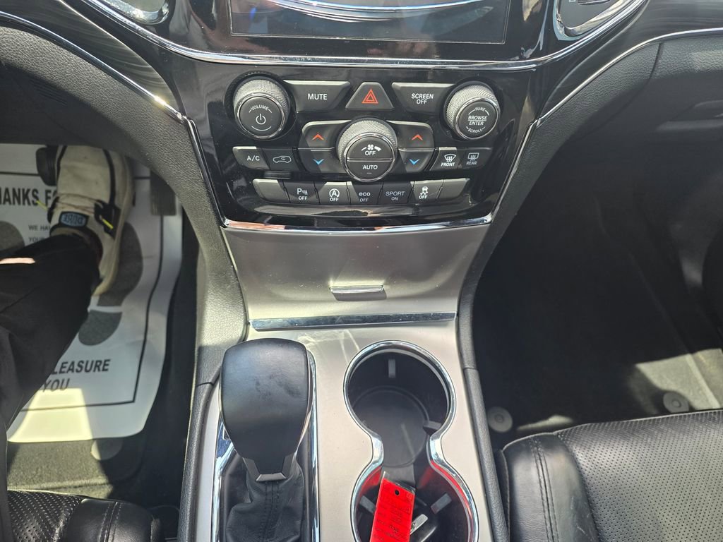Used 2019 Jeep Grand Cherokee Limited w/ Luxury Group II AWD/4WD image 19
