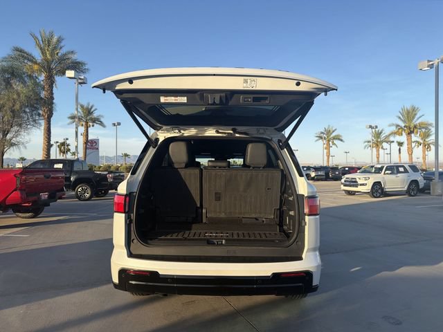 Certified 2024 Toyota Sequoia Platinum AWD/4WD image 31