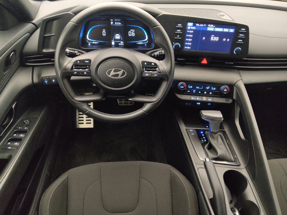 Used 2025 Hyundai Elantra Sport FWD image 22