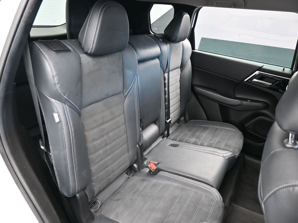 Used 2023 Mitsubishi Outlander SE image 50