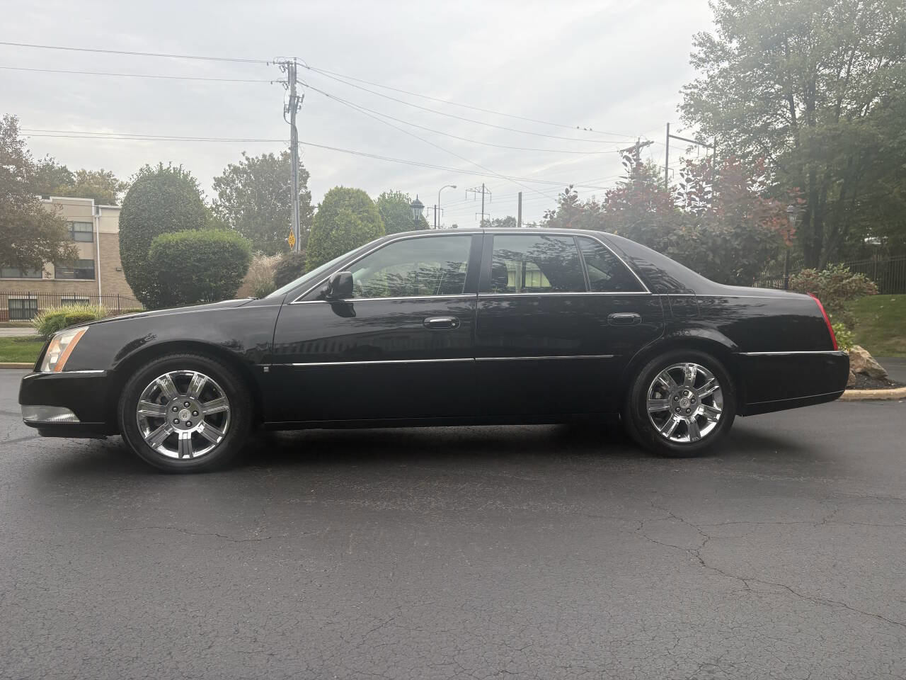 Used 2008 Cadillac DTS Performance w/ Platinum Edition image 5