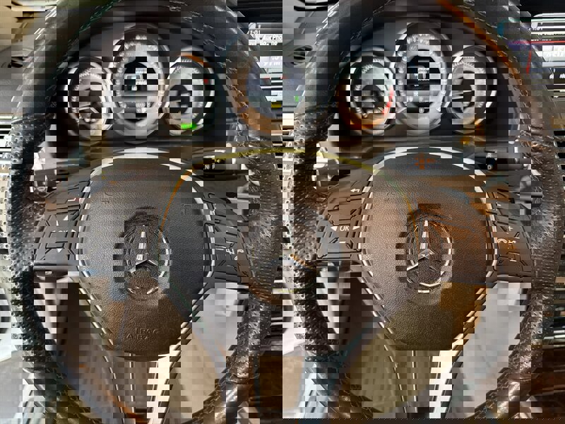 Used 2014 Mercedes-Benz E 350 4MATIC Sedan image 14